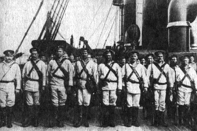 Десантный отряд на палубе 'Рюрика'