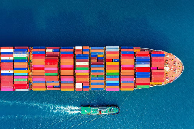 https://ru.freepik.com/free-photo/aerial-view-of-container-cargo-ship-in-sea_13180394.htm