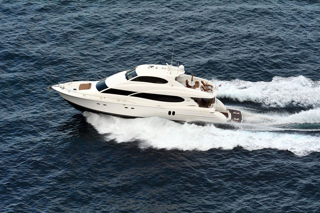    - https://upload.wikimedia.org/wikipedia/commons/thumb/5/51/80_foot_motor_yacht_Alchemist_photo_D_Ramey_Logan.jpg/960px-80_foot_motor_yacht_Alchemist_photo_D_Ramey_Logan.jpg